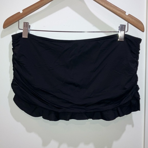 Simon Chang swim skort ( skirt with bikini bottom) Black - Picture 14 of 14